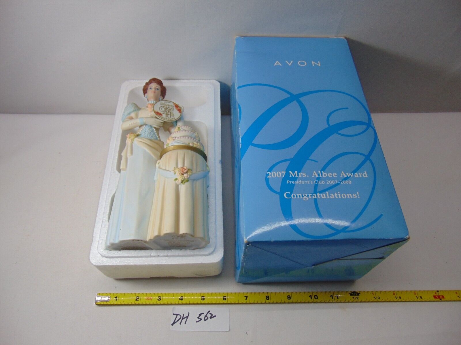 2007 Avon Mrs. Albee Porcelain Full Size Figurine Presidents Club in Box