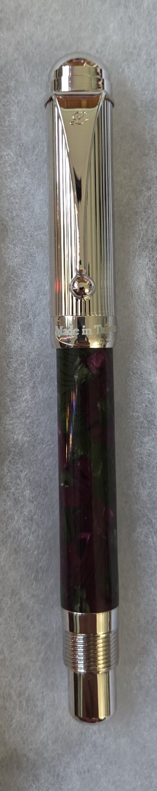 New Vintage Laban 325 Fountain Pen Stainless Magenta Roses 18K Gold Med Nib New Vintage Laban 325 Fountain Pen Stainless Magenta Roses 18K Gold Med Nib