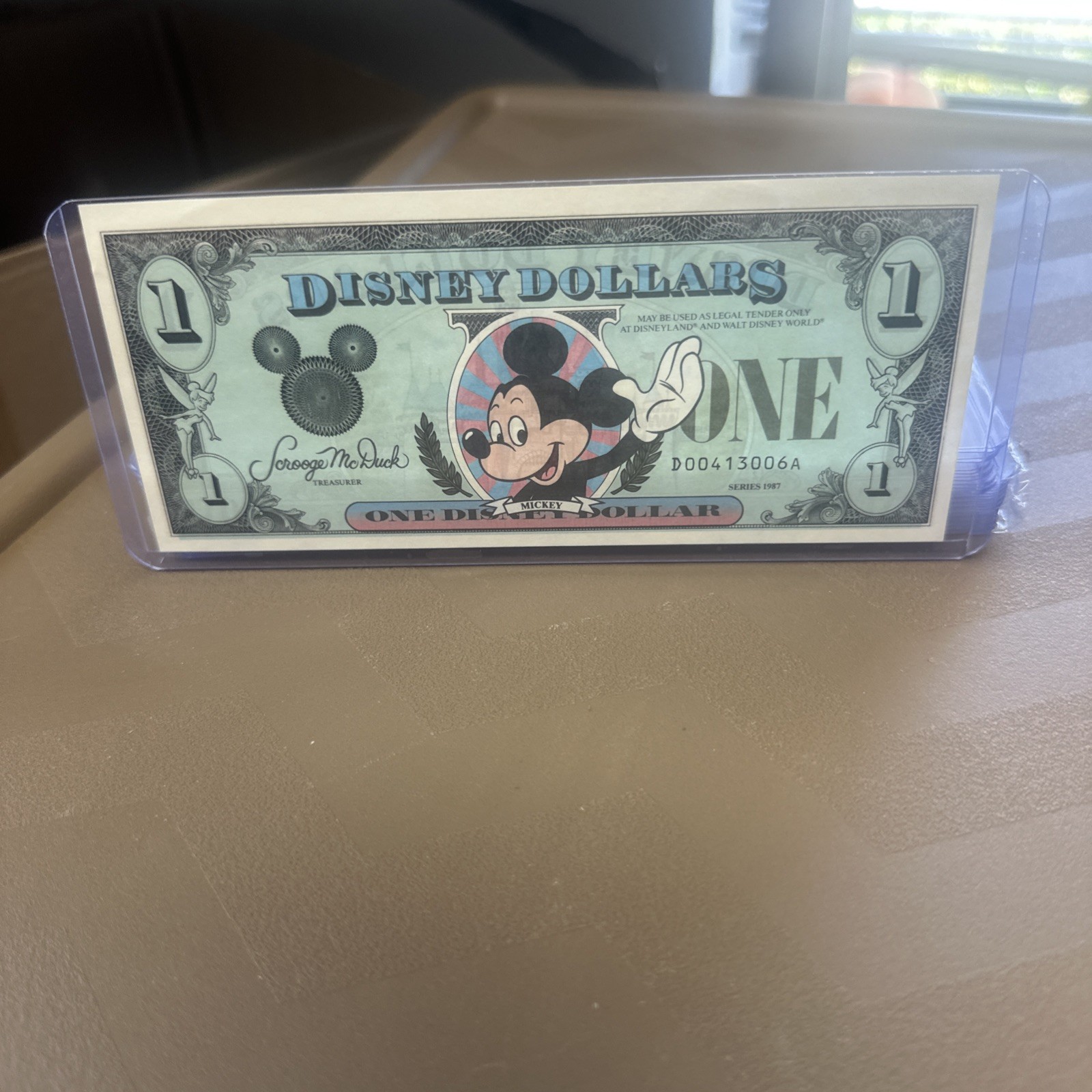 1987 MICKEY   $1 DISNEY DOLLAR - Serial # D 00413 006 A