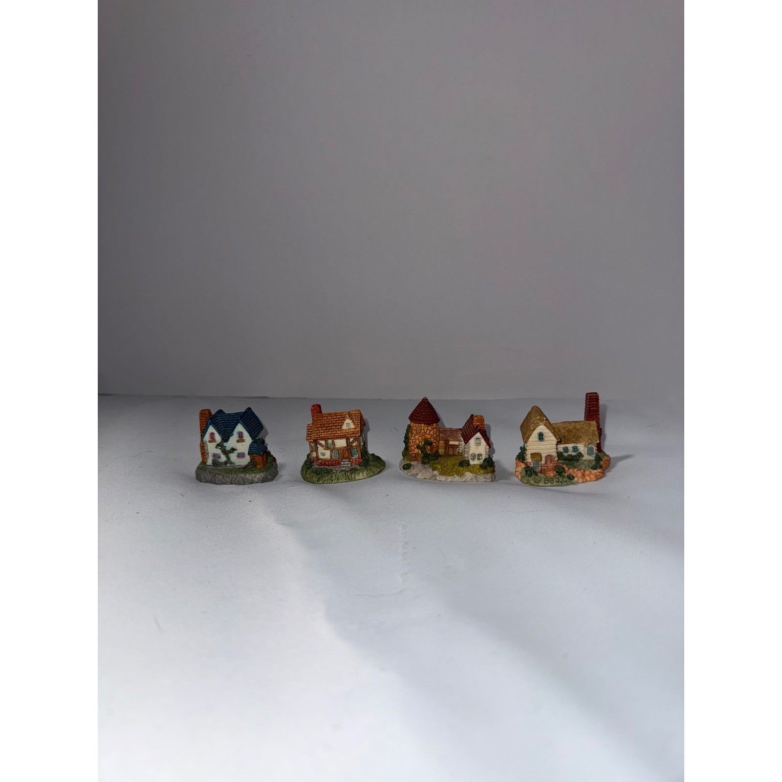 Vintage 1993 Miniature Resin Cottage Village Set of 4 English Countryside Houses Vintage 1993 Miniature Resin Cottage Village Set of 4 English Countryside Houses
