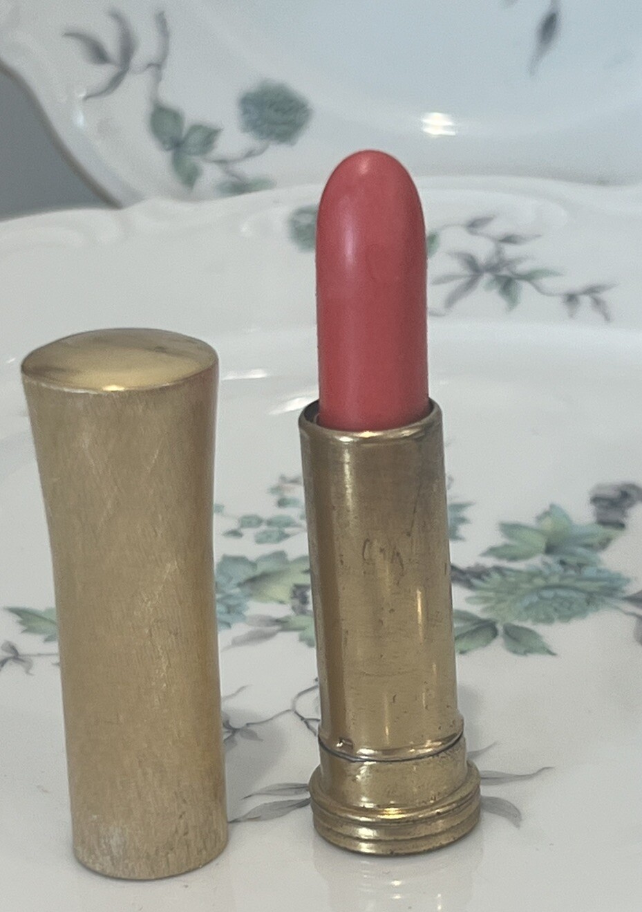 VINTAGE R.H. COSMETICS N.Y. COLLECTIBLE GOLD METAL TUBE LIPSTICK CORAL (PINK NEW