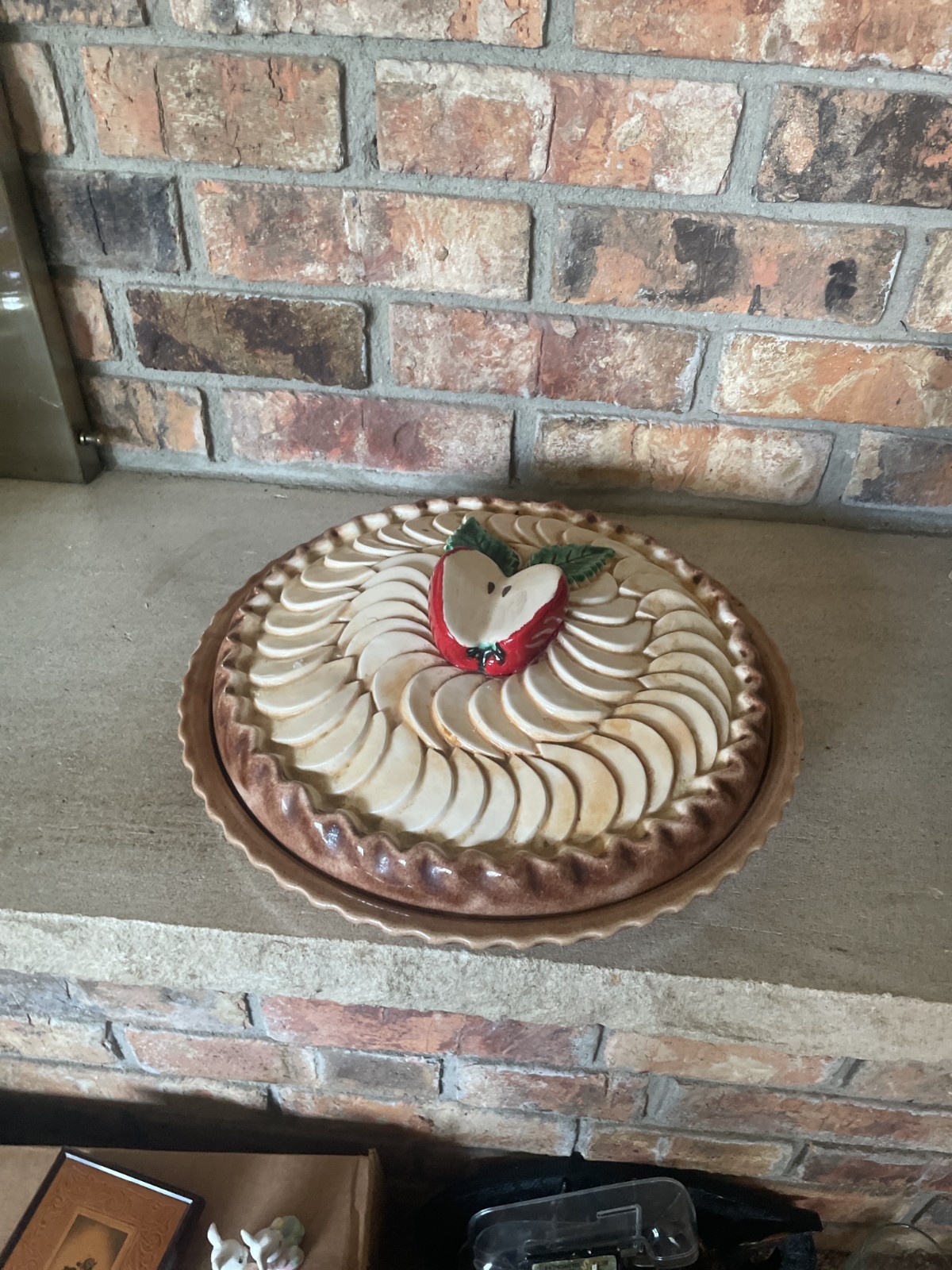 Sanor Ceramica Covered Pie Server Apple Pie Motif Pie Keeper Dish w Lid Portugal