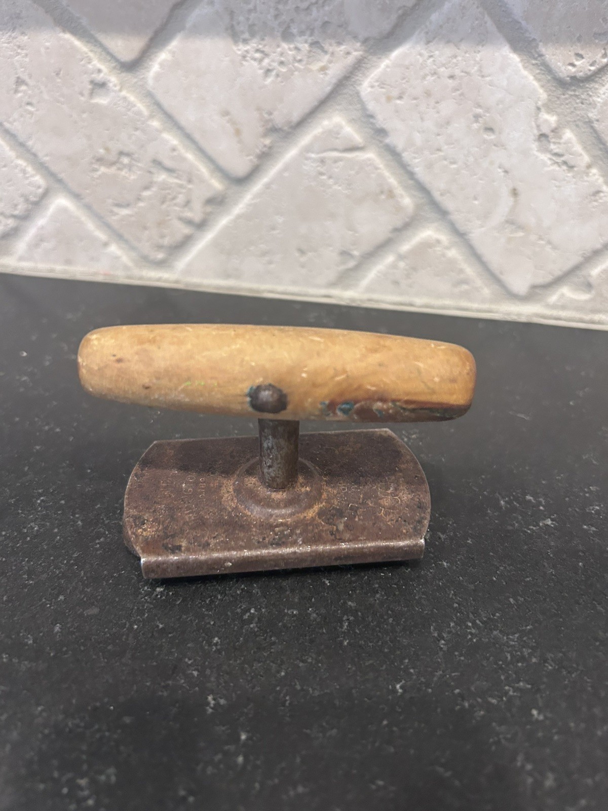 VTG Manual Gear Twist Jar Bottle Opener Gripper Adjustable .75-4.25” Wood Works 