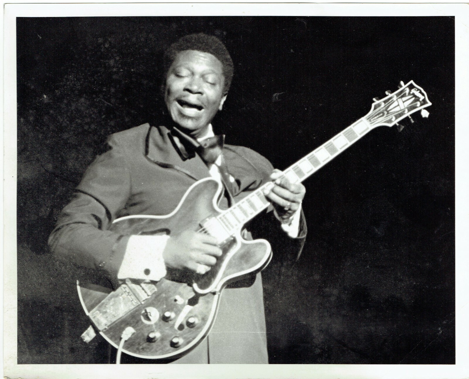 Original BB King LIVE B&W print (10x8). LIVE AT FILMORE EAST last week JUN 1971