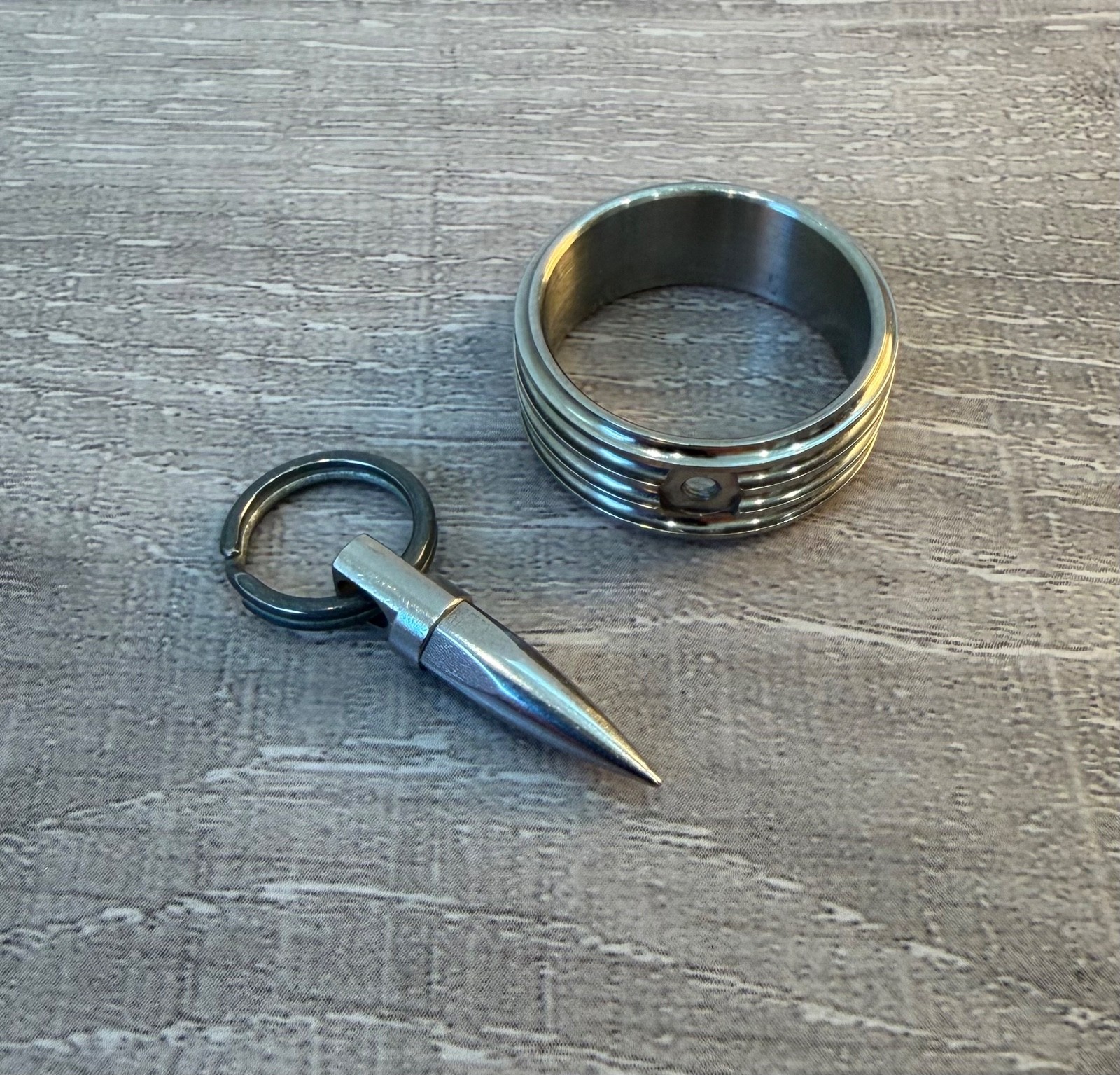 TADGear / Triple Aught Design Titanium Rescue Ring w/ glass breaker, RARE