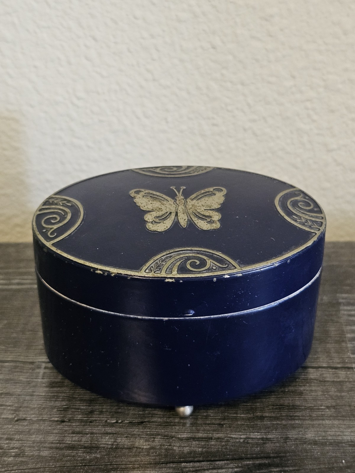 Vintage 1927 Art Deco Lucretia Vanderbilt Vanity Face Powder Tin/Trinket Box. NS