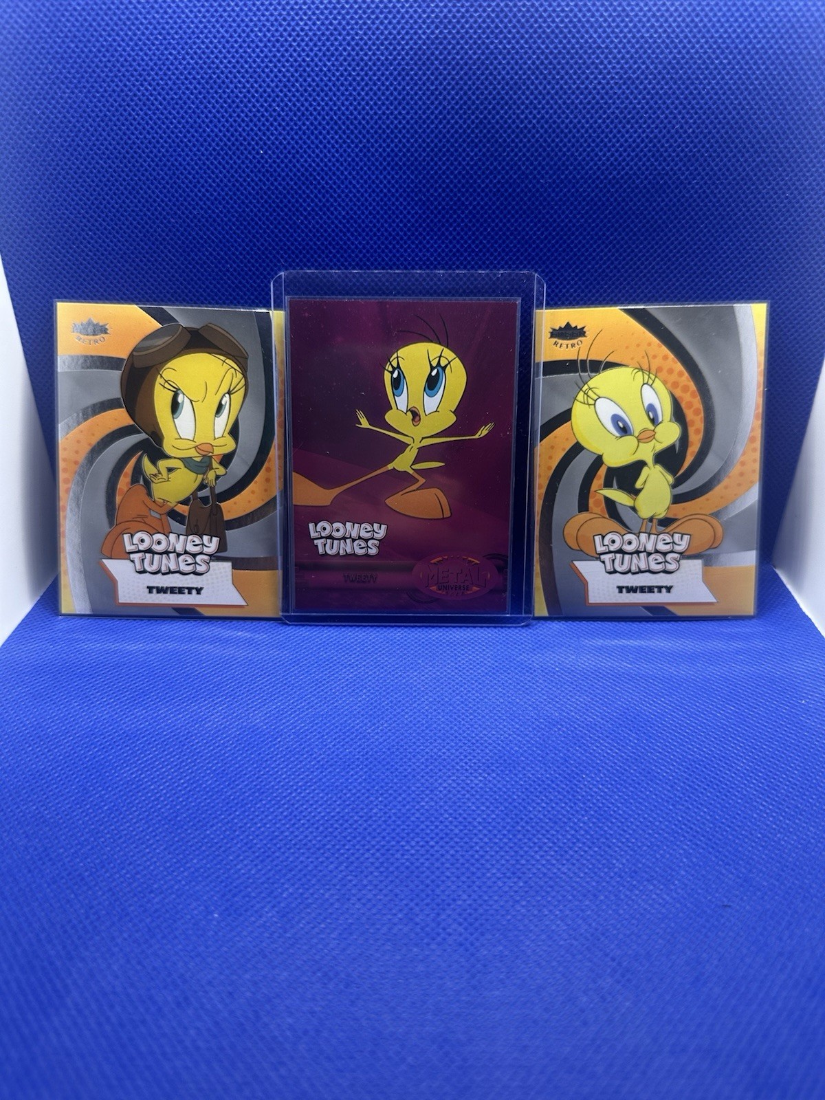 SkyBox 2024 Fleer Retro Looney Tunes Metal Universe Tweety MU-10 /300 + Base