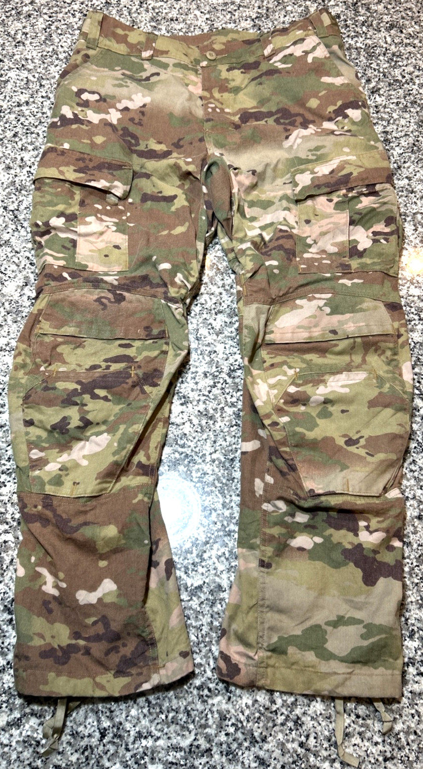 US ARMY ISSUE ADVANCED COMBAT PANTS W/ KNEE PAD SLOTS OCP CAMO; USED; LARGE/REG