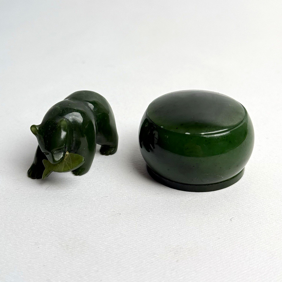 Vintage Canadian Nephrite Jade Bear Figurine Holding Fish Lidded Trinket Box Set
