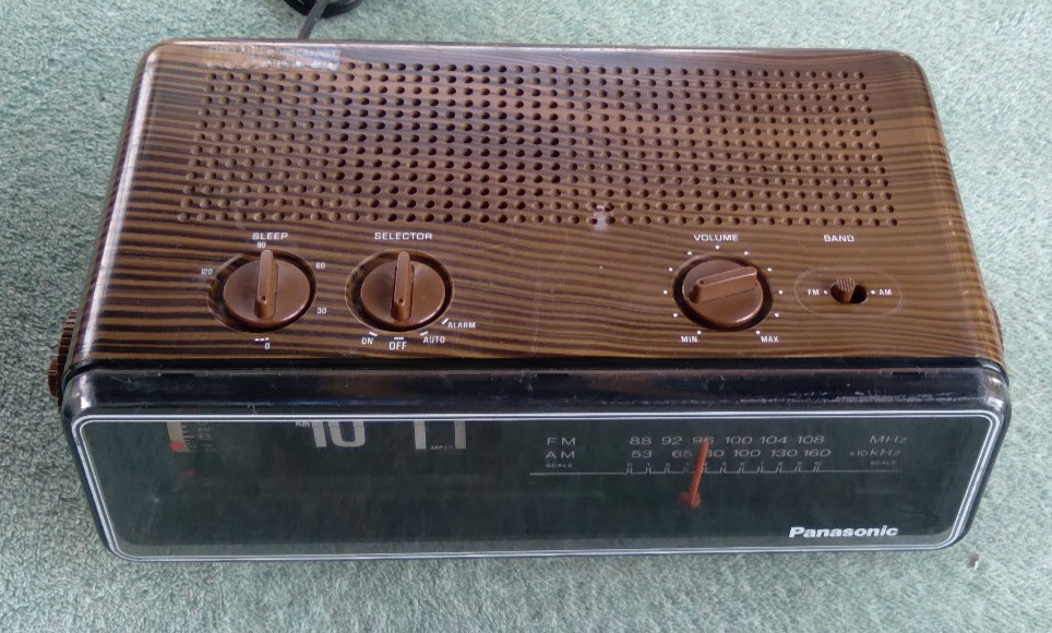 VINTAGE 1980's PANASONIC RC-6035 FLIP ALARM CLOCK RADIO TESTED NEEDS NEW BULB
