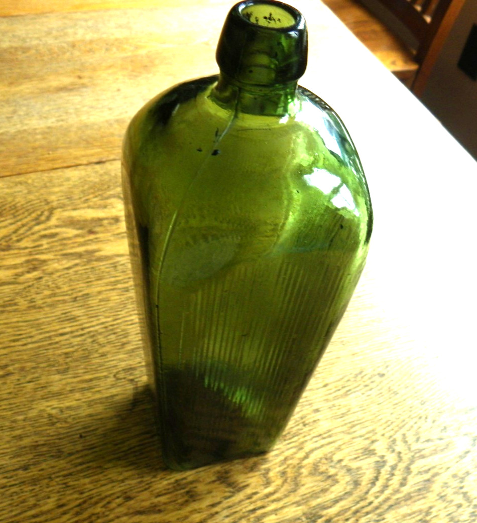 Case Gin Bottle Dark Forest Green Molded Glass - 10 1/2\