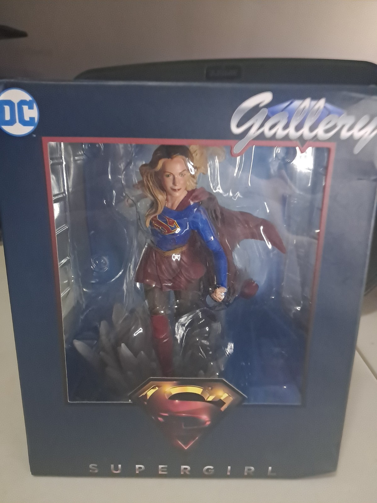 Diamond Select Supergirl PVC Diroma Statue DC Comics