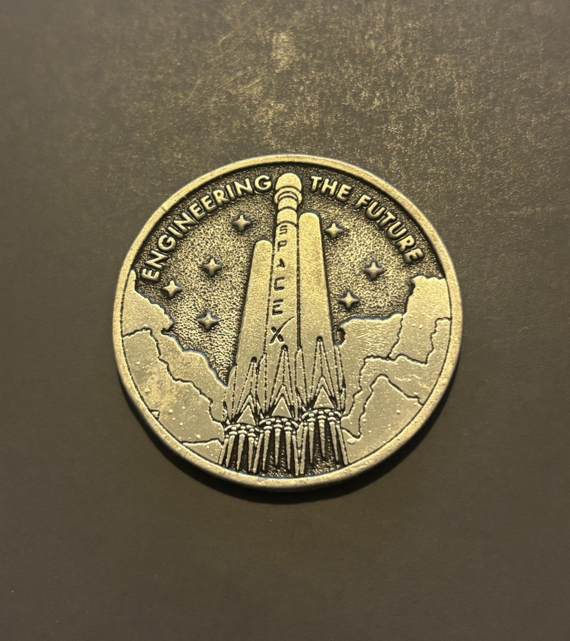RARE SpaceX Falcon Heavy Medallion Coin Engineering The Future Made In USA RARE SpaceX Falcon Heavy Medallion Coin Engineering The Future Made In USA
