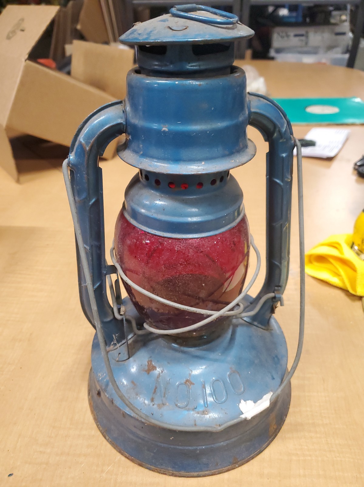 Vintage 70+ YEAR OLD  RED GLOBE Dietz Little Wizard Blue Railroad Lantern #100