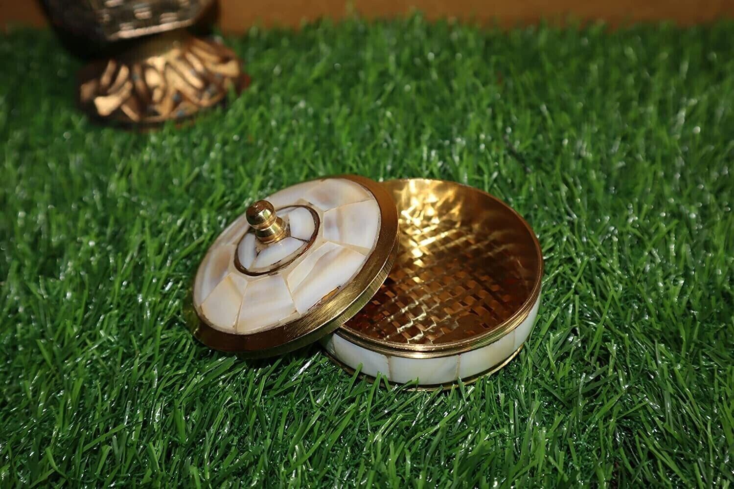 Lovely Brass Mother of Pearl Box Ornate Jewelry /Trinket Box Home Gift India Art