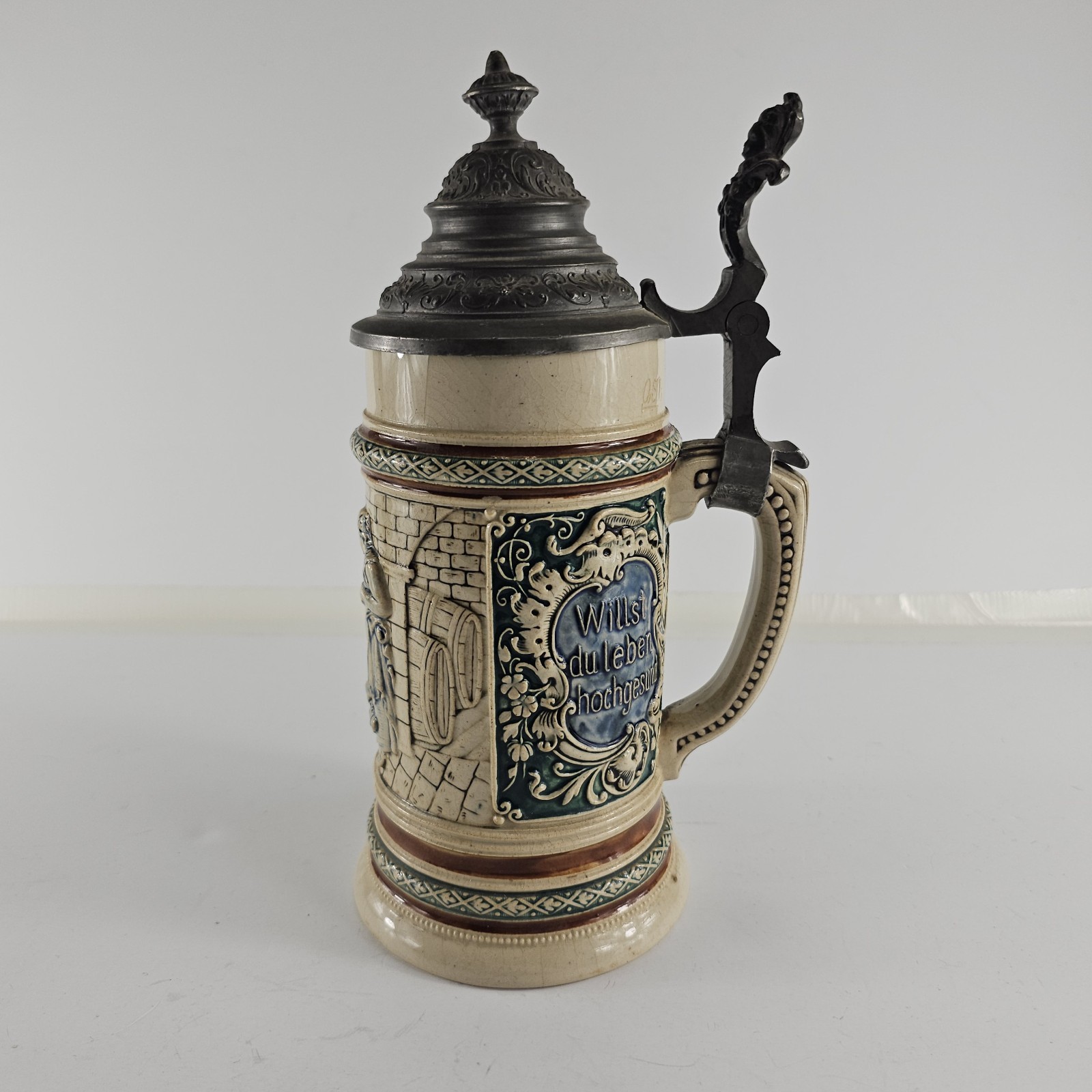 Antique Reinhold Hanke 1221 Barmaid Landsknecht 0.5L German Beer Stein Pewter