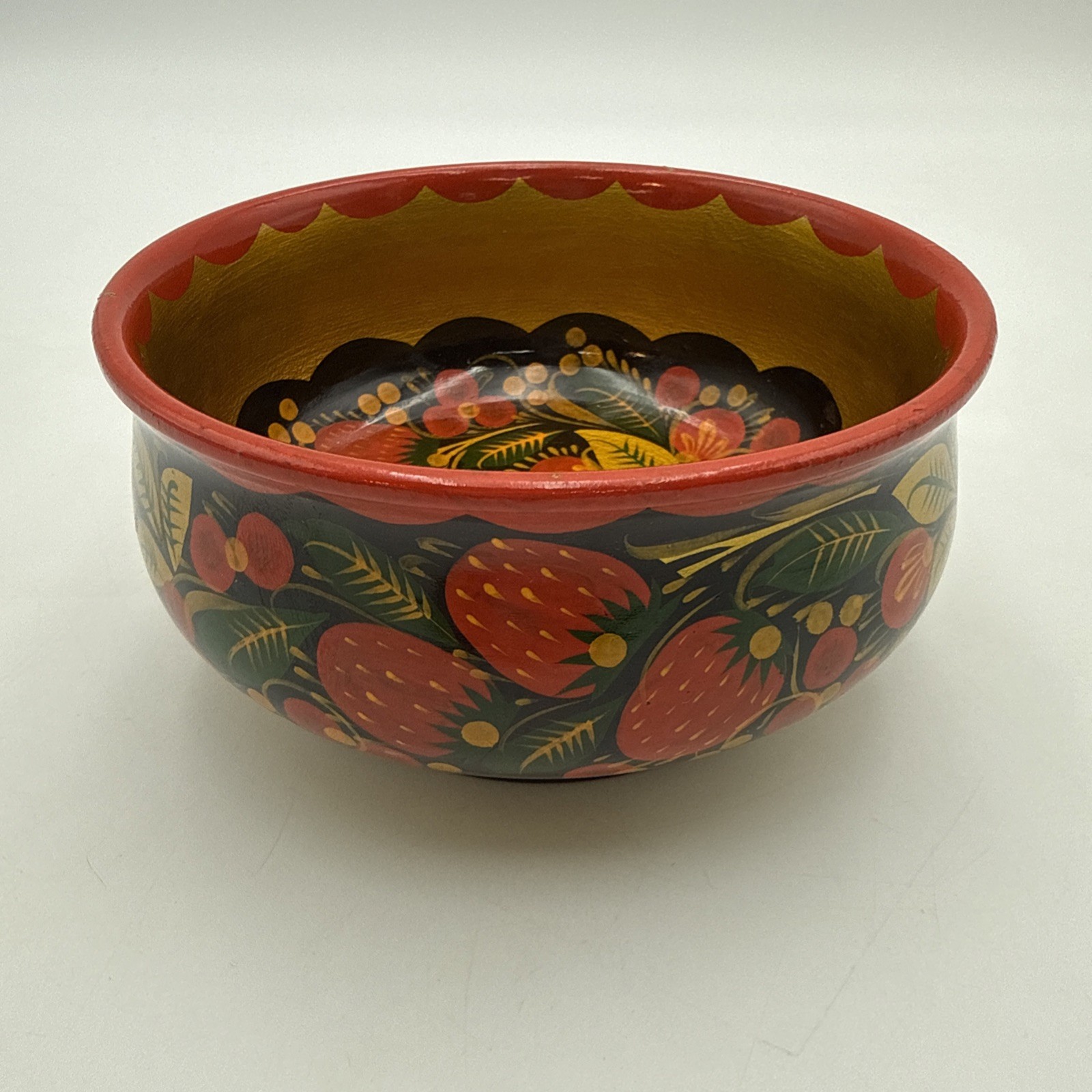 VTG Traditional Russian Khokhloma Hand-Painted Wooden Bowl Strawberries 5.75”