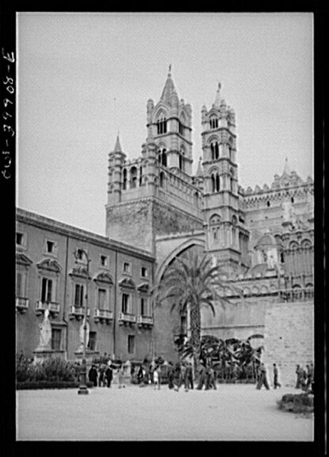 Photo:Palermo Sicily Italy 1900s Palermo Cathedral exterior people square