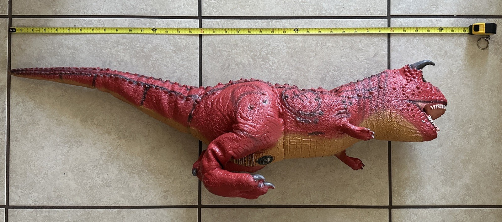 Disney Dinoland USA Animal Kingdom Carnotaurus 36