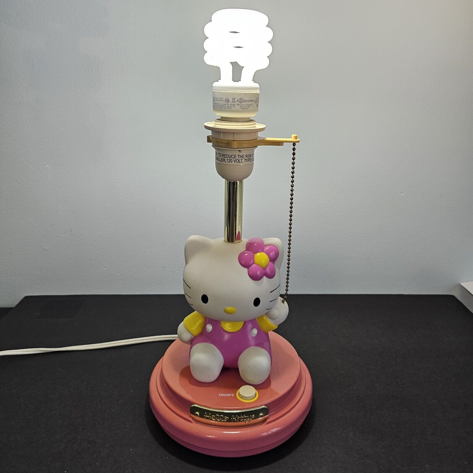 Sanrio Hello Kitty Table Lamp 2007 (Shade and Lightbulb not included) - WORKS