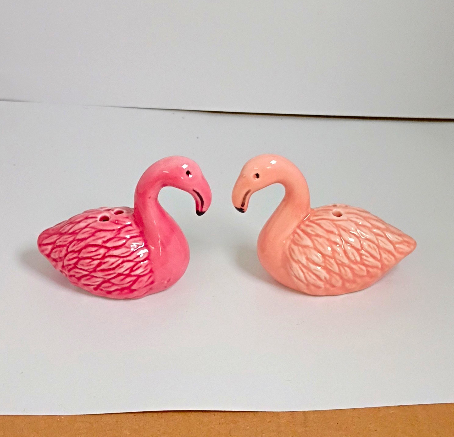 • Boston Warehouse Flamingo and Friends Ceramic Salt and Pepper Shakers Set 2012