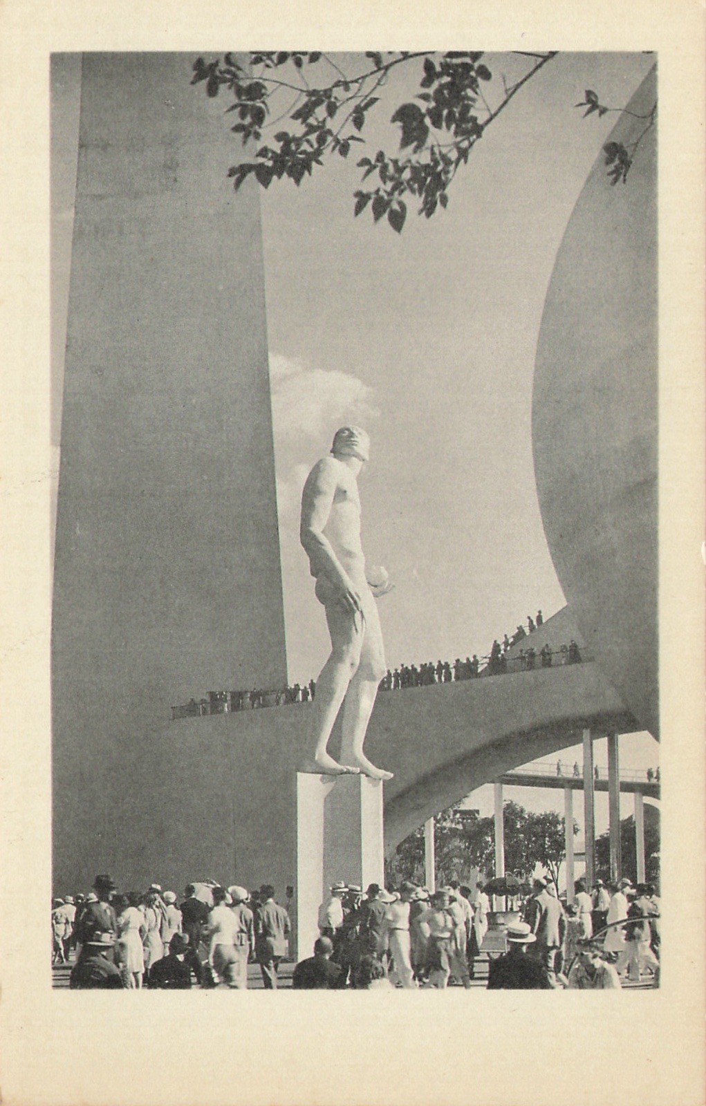 The Astronomer Sculpture At The 1939 1940 New York World’s Fair Postcard