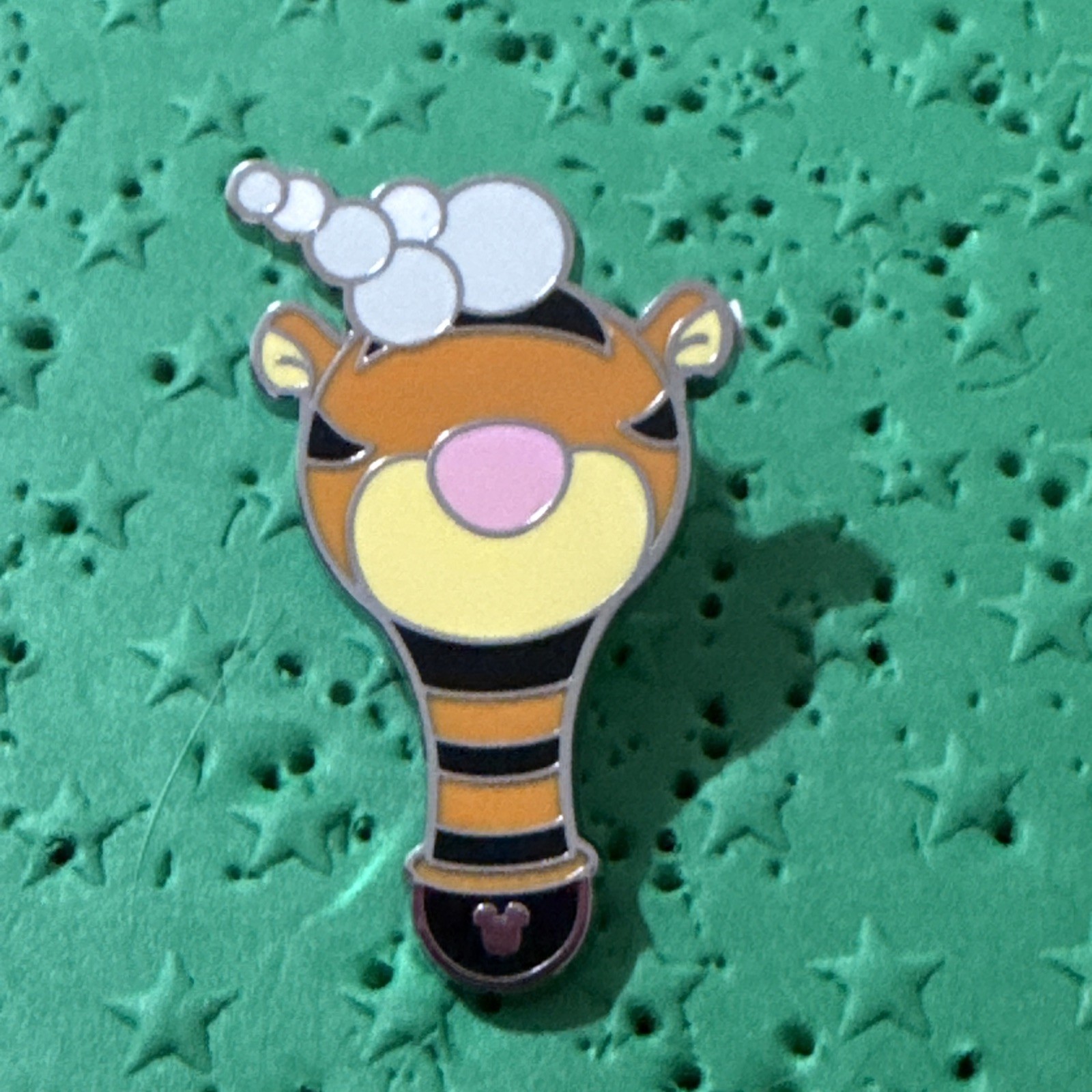 2025 Disney WDW Hidden Mickey Bubble Wands Tigger Wave B Trading Pin