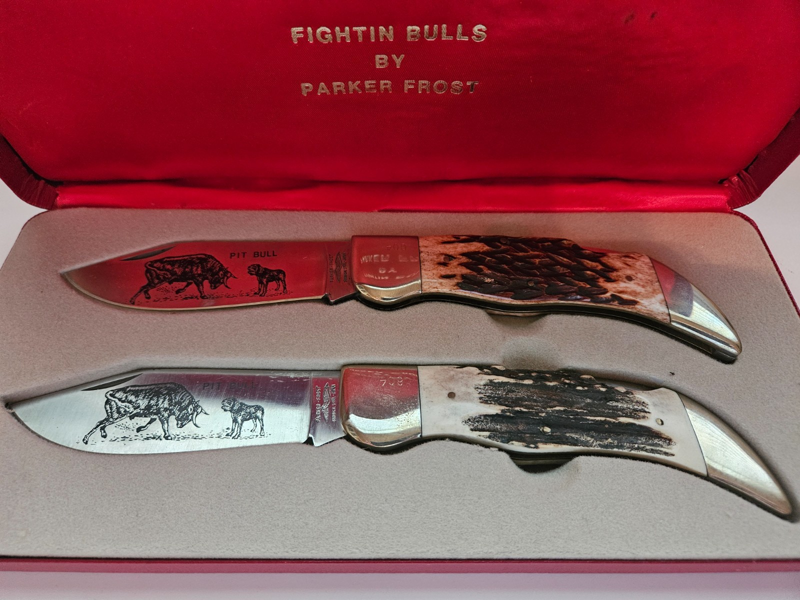 Parker Frost Fightin Bulls Pit Bull 2 Knife Set Japan Bone Stag Case No 604