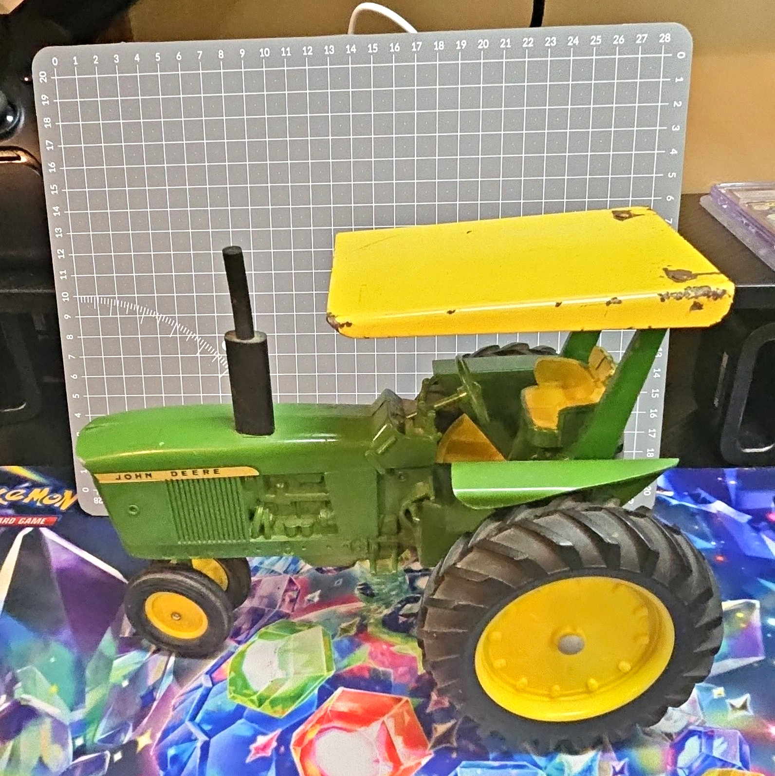 ERTL 1/16 scale John Deere 3020 narrow front, green ROPS bar, yellow canopy 