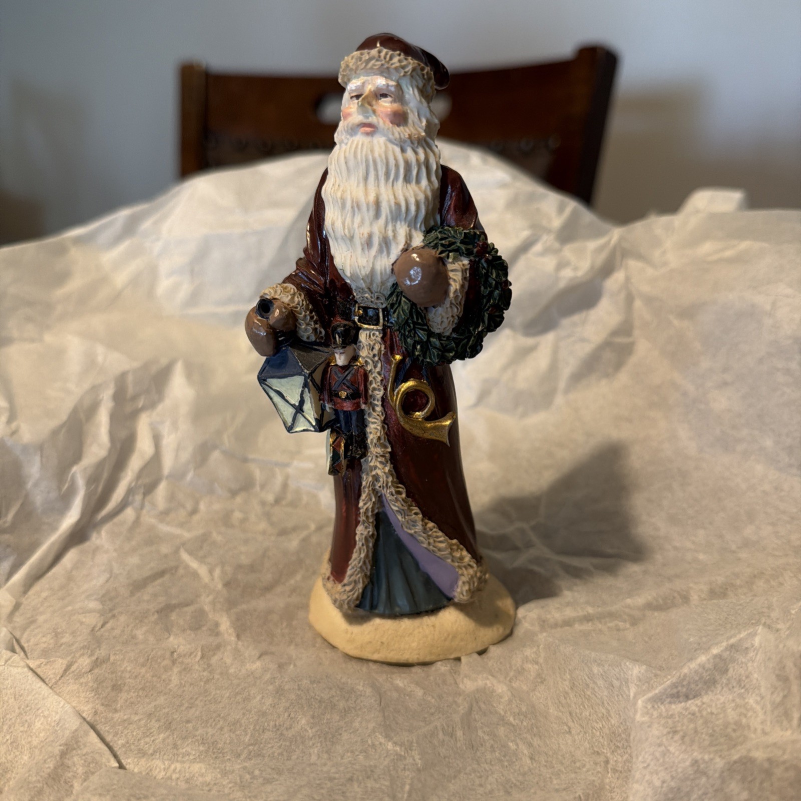 Santa Claus with Lantern Carrying Wreath And Toys Heavy Resin 7.5 Inches