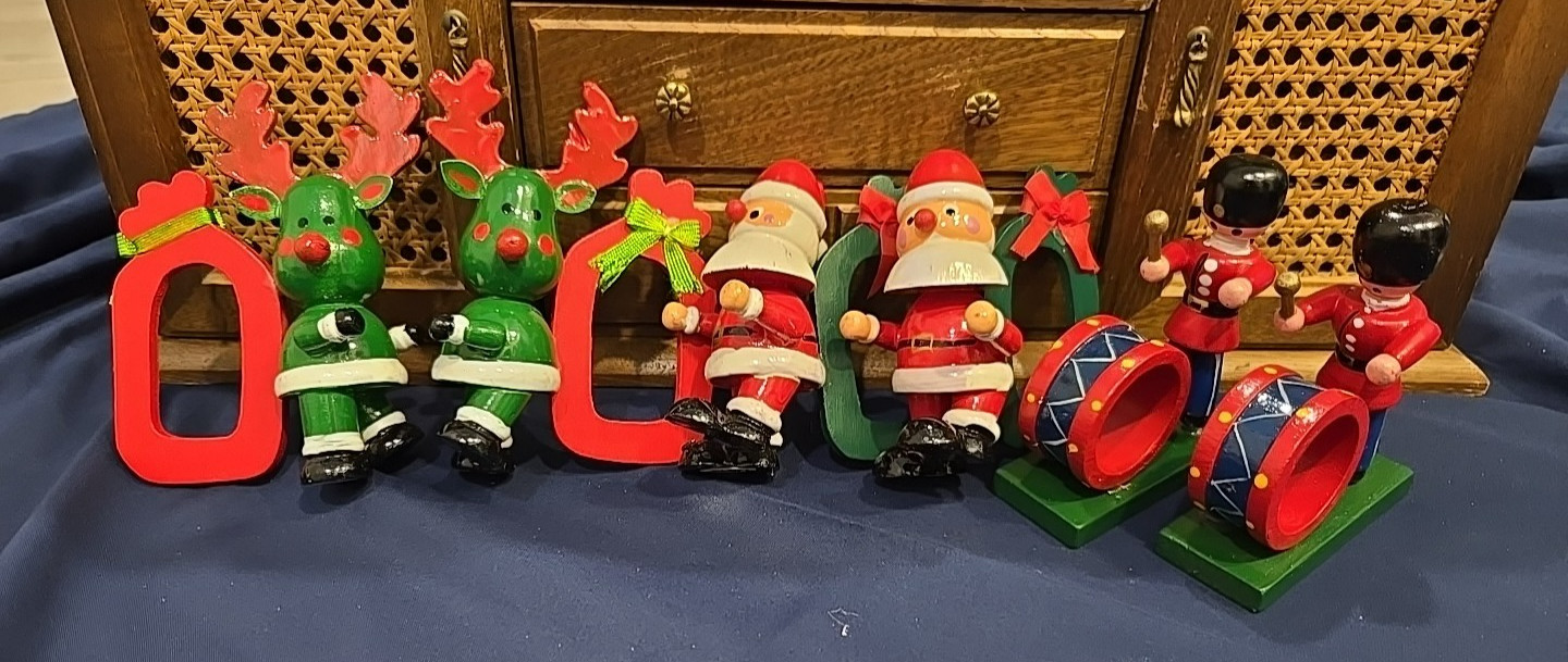6 CHRISTMAS VERA NEUMANN REINDEER SANTA DRUMMER BOYS WOOD NAPKIN RINGS HOLDERS