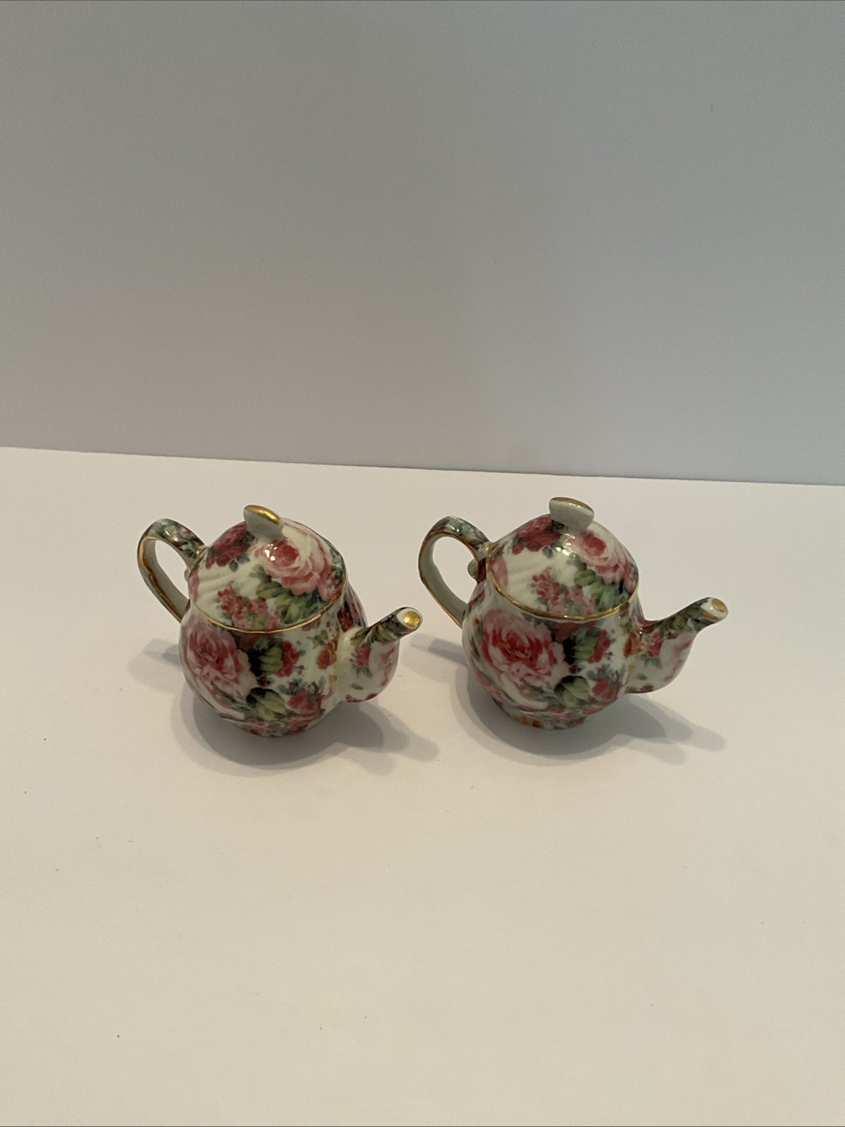 2 Miniature Porcelain Teapots with Victorian Rose Pattern