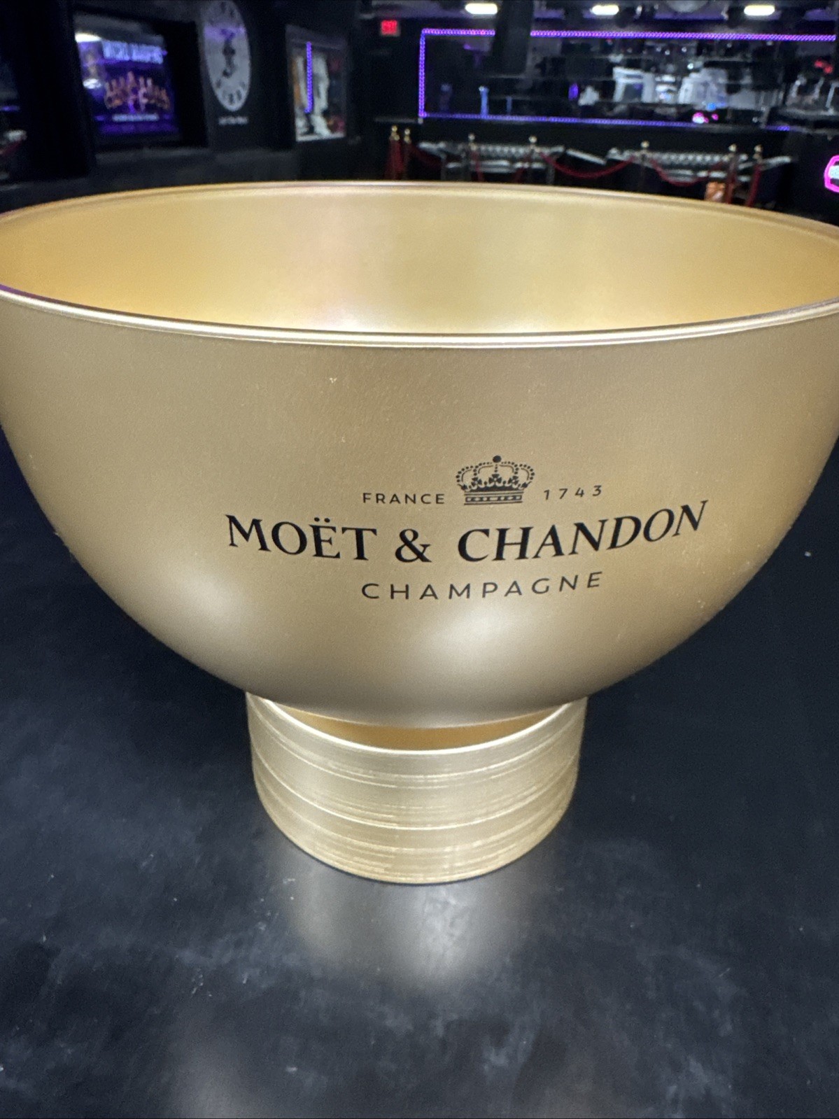 MOËT & CHANDON LIMITED EDITION XL CHAMPAGNE ICE BUCKET VIP