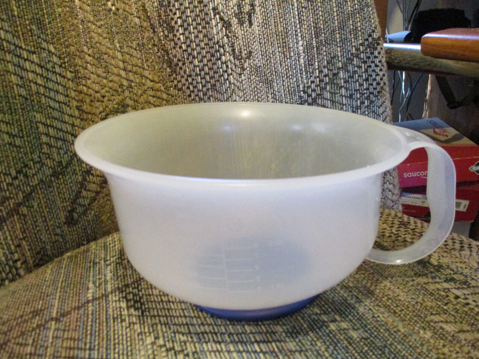 Large Tupperware Mixing Bowl with Handle