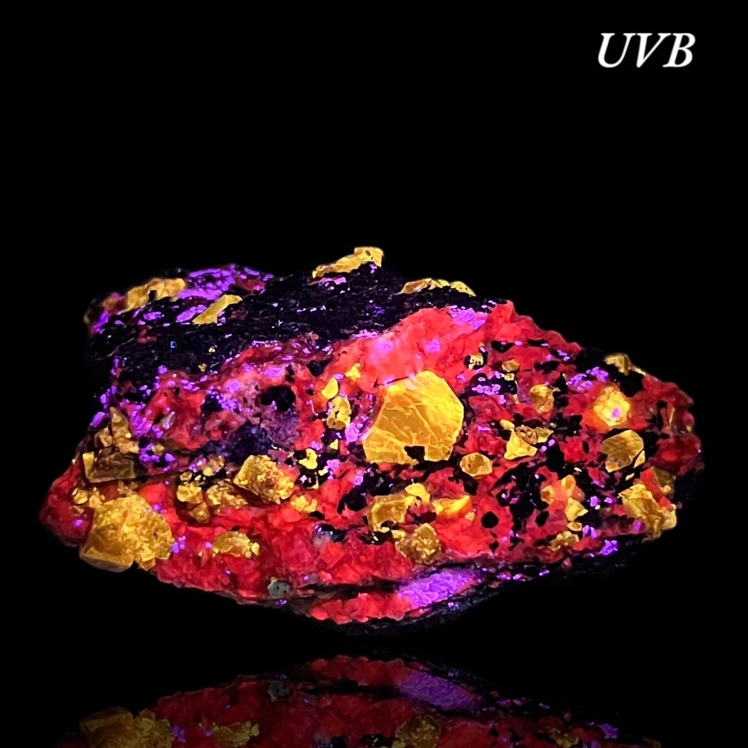 168 Gm Full Terminated Gorgeous Fluorescent Top Red Zircon Crystals On Matrix