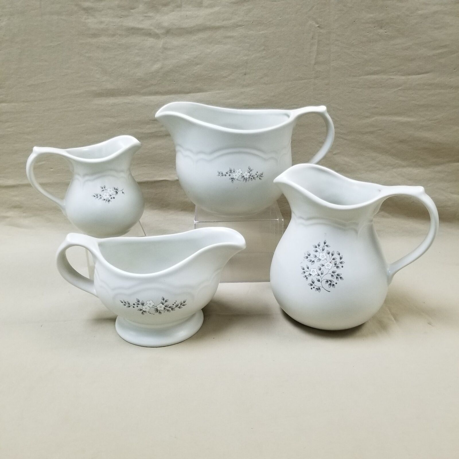 4pc Lot of Pfaltzgraff Heirloom Floral Serving Pieces - Gravy Boat, Pitchers+