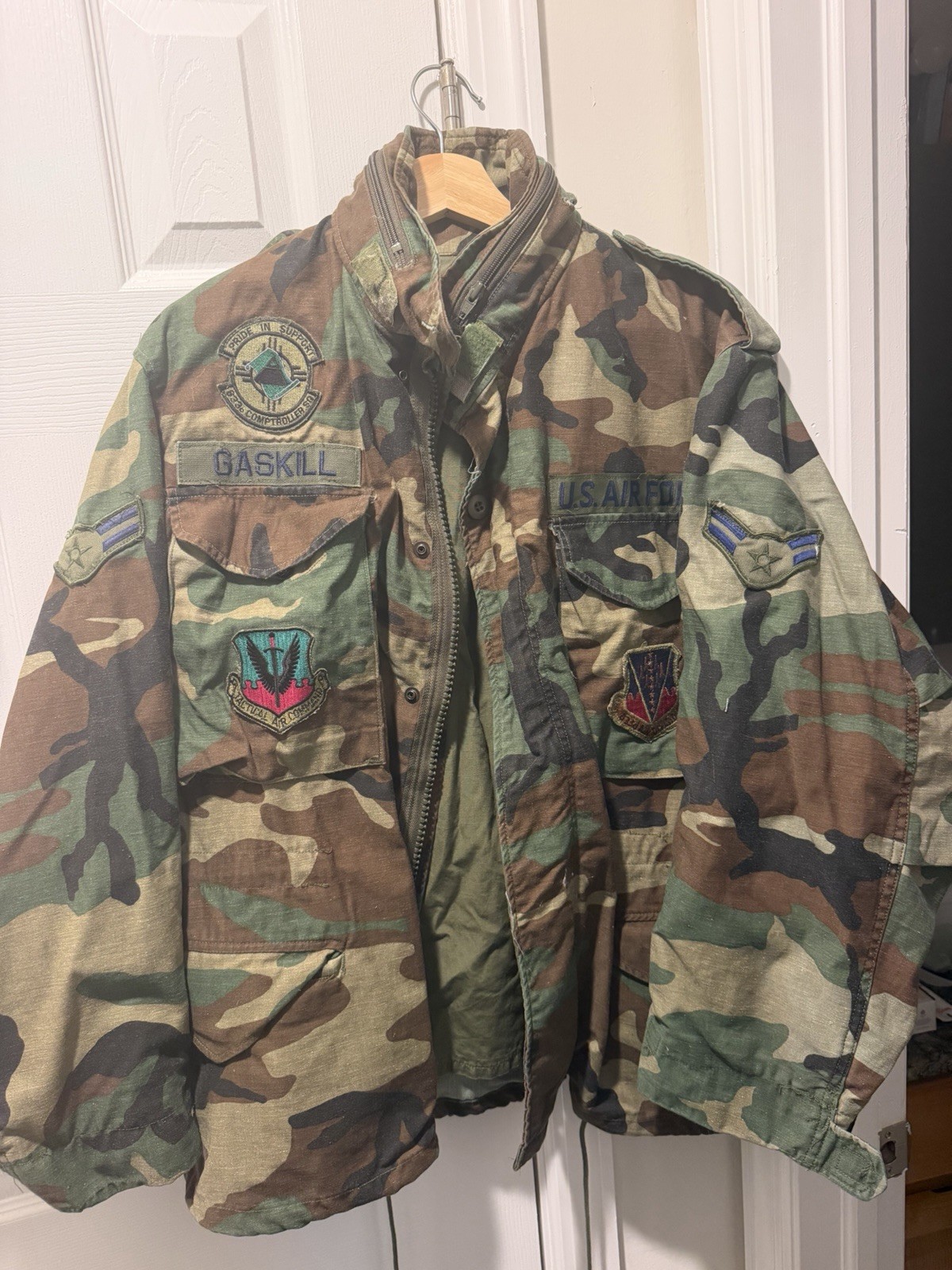 Vintage US Air Force M-65 Woodland Camo Field Jacket Patched Medium Short M65