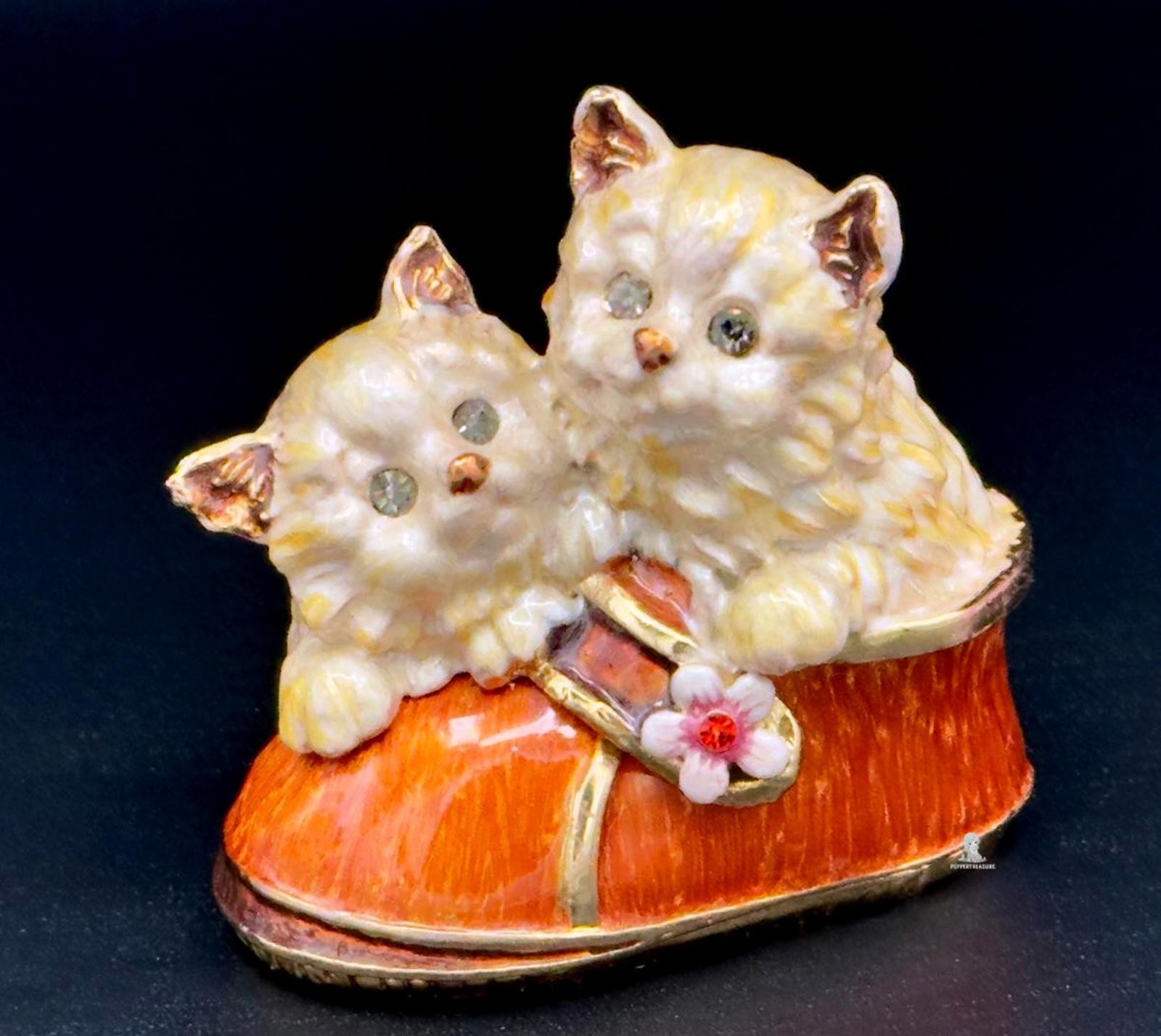 Vintage Collectible Porcelain Kittens in Shoe Trinket Box Figurine HTF Christmas