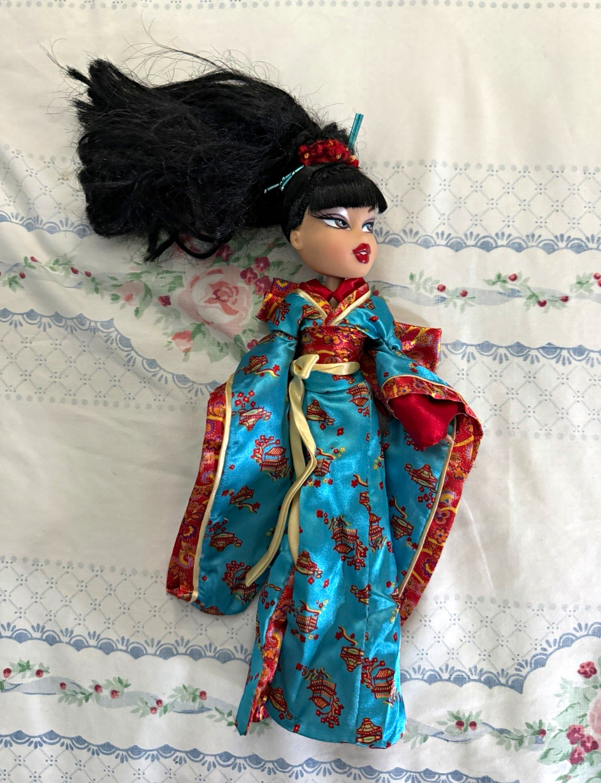 2004 Bratz World Collector's Edition Tokyo Japan Kumi Doll 