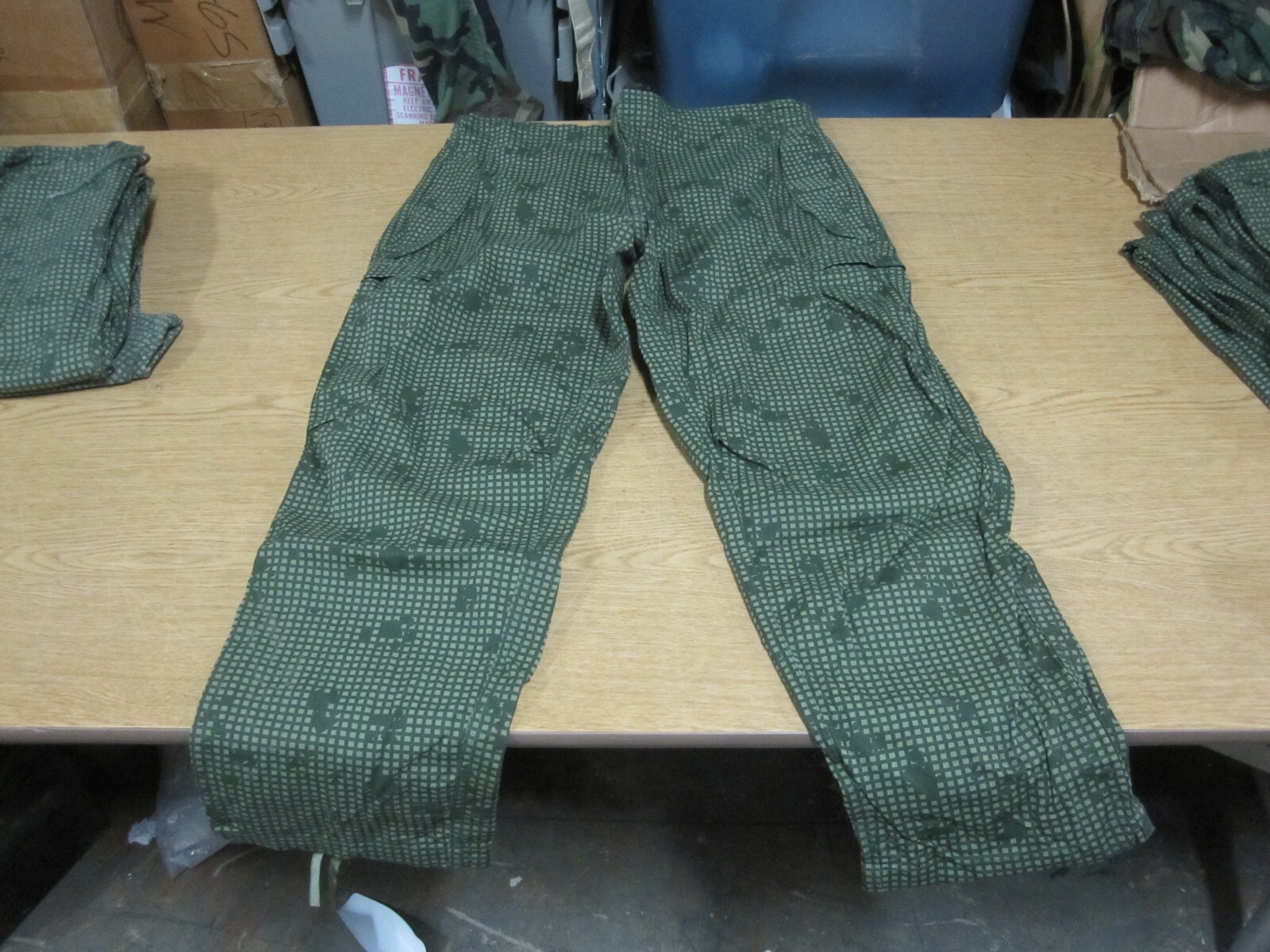 Men’s New Genuine Large Regular Night Camo Pants Military US Army