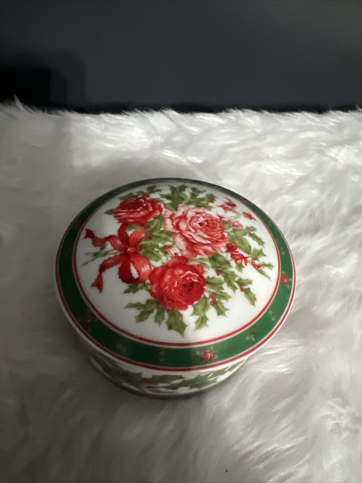 VTG Lefton China Vintage Round Ceramic Christmas Flowers Trinket Or Jewelry Bo