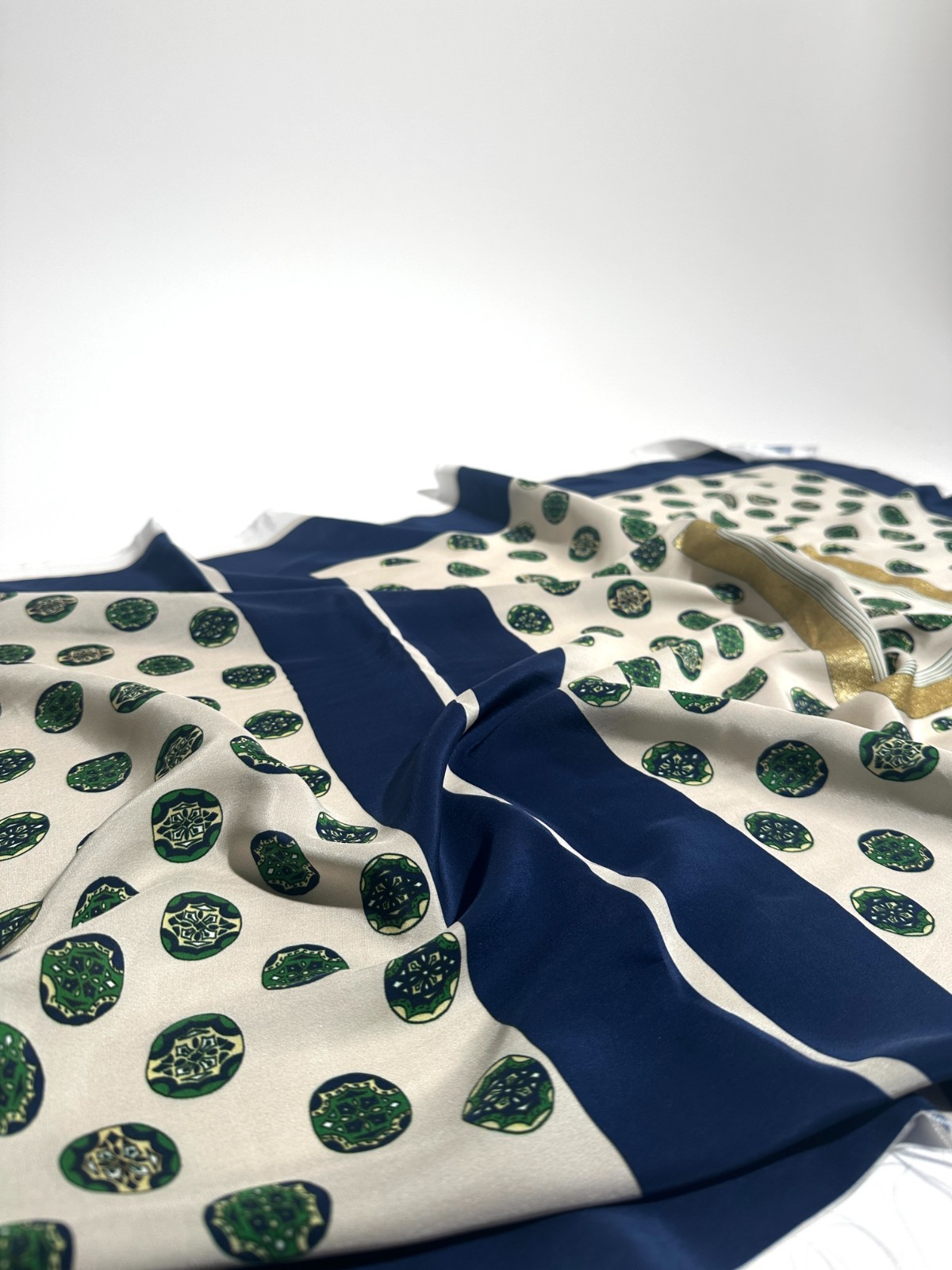 100% Italian Designer Deadstock Scarf Silk Crepe Gold Glitter Panel 67x140 cm