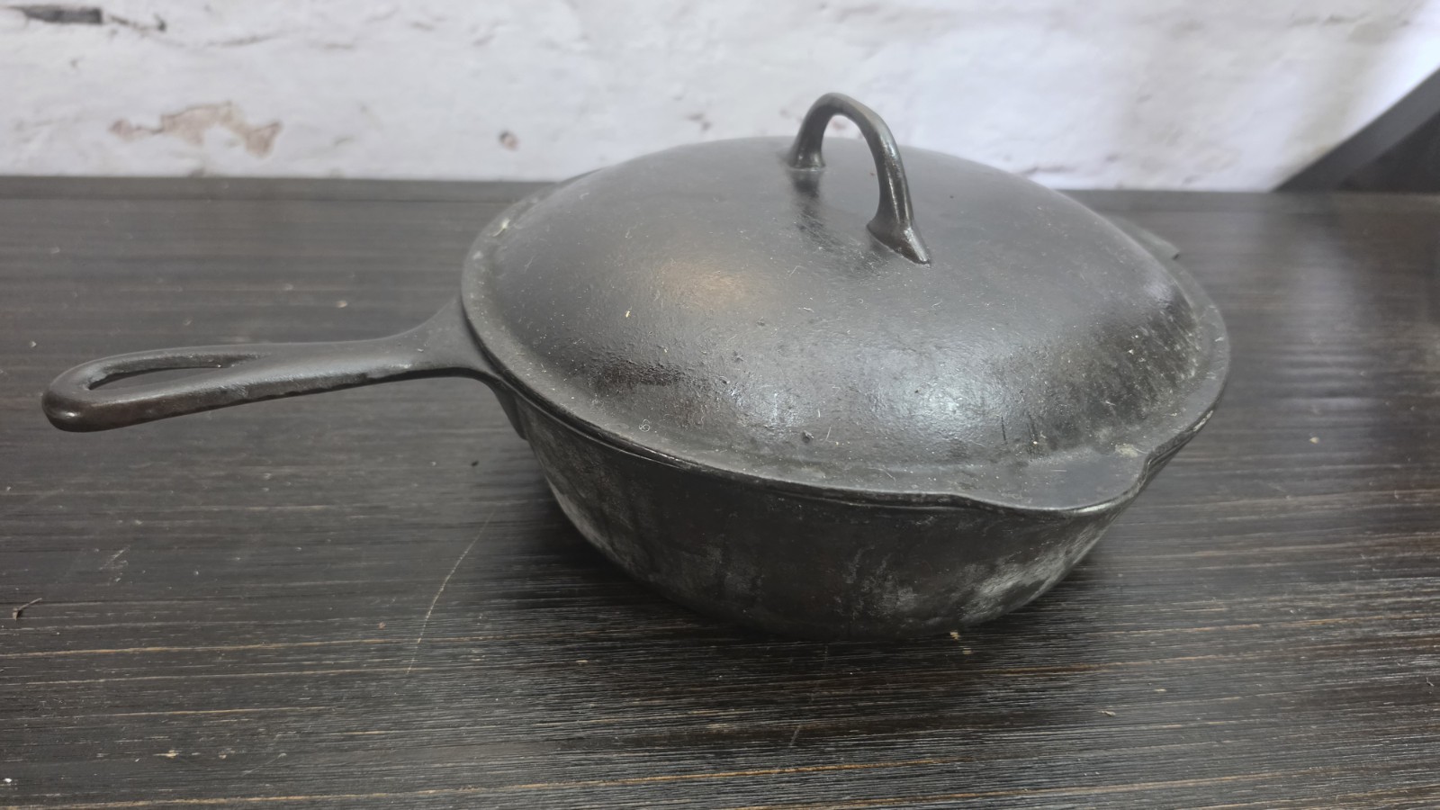 Antique Chicago HDWE FDRY CO Favorite COOK WARE 1/2 Deep Skillet W/ Basting Lid Antique Chicago HDWE FDRY CO Favorite COOK WARE 1/2 Deep Skillet W/ Basting Lid