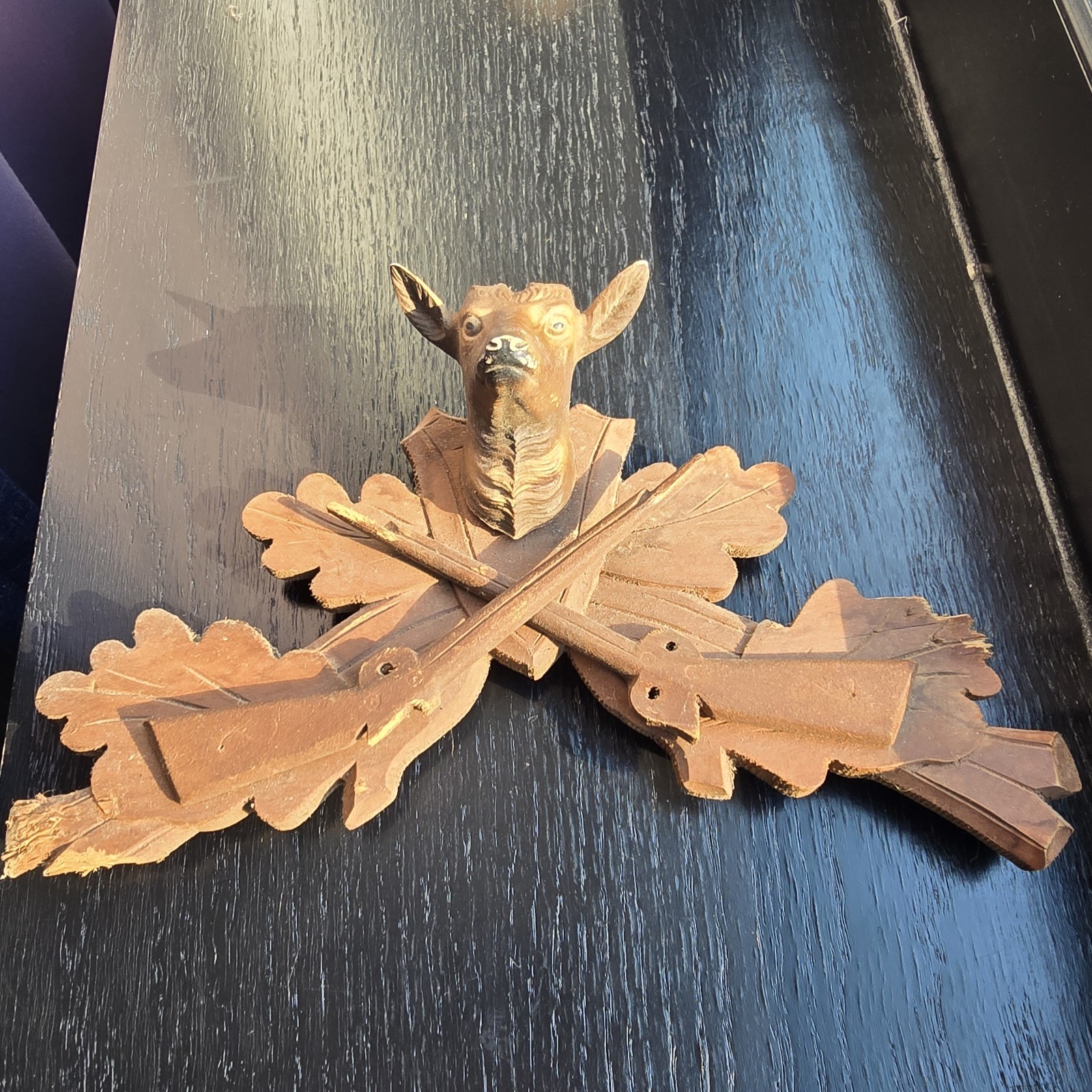 Vintage German Cuckoo Clock Wood Deer Head & Rifles Topper Missing Antlers Vintage German Cuckoo Clock Wood Deer Head & Rifles Topper Missing Antlers