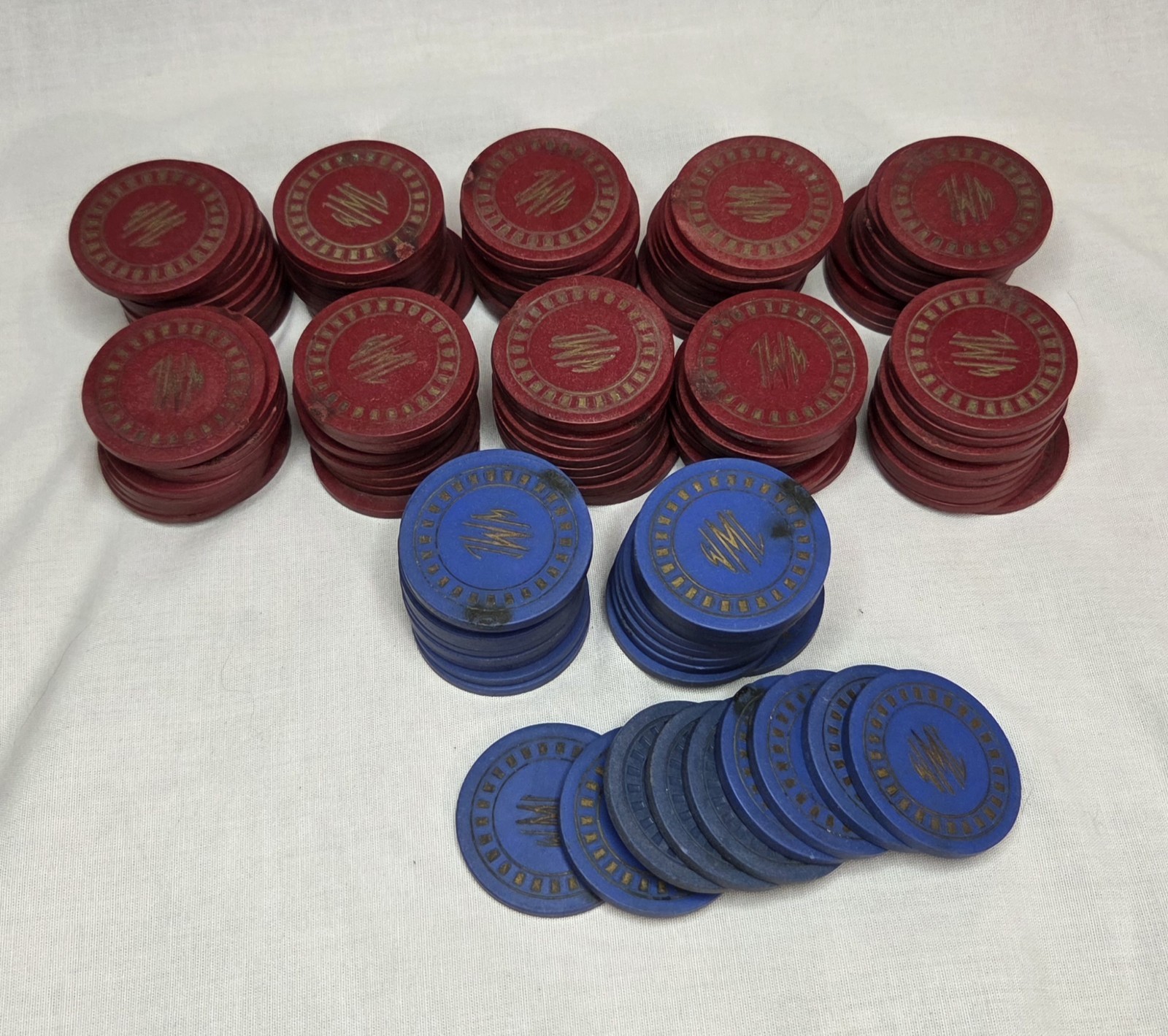 Antique Vintage Gambling Clay Poker 129 Chips Casino Card Club Hub Mold 