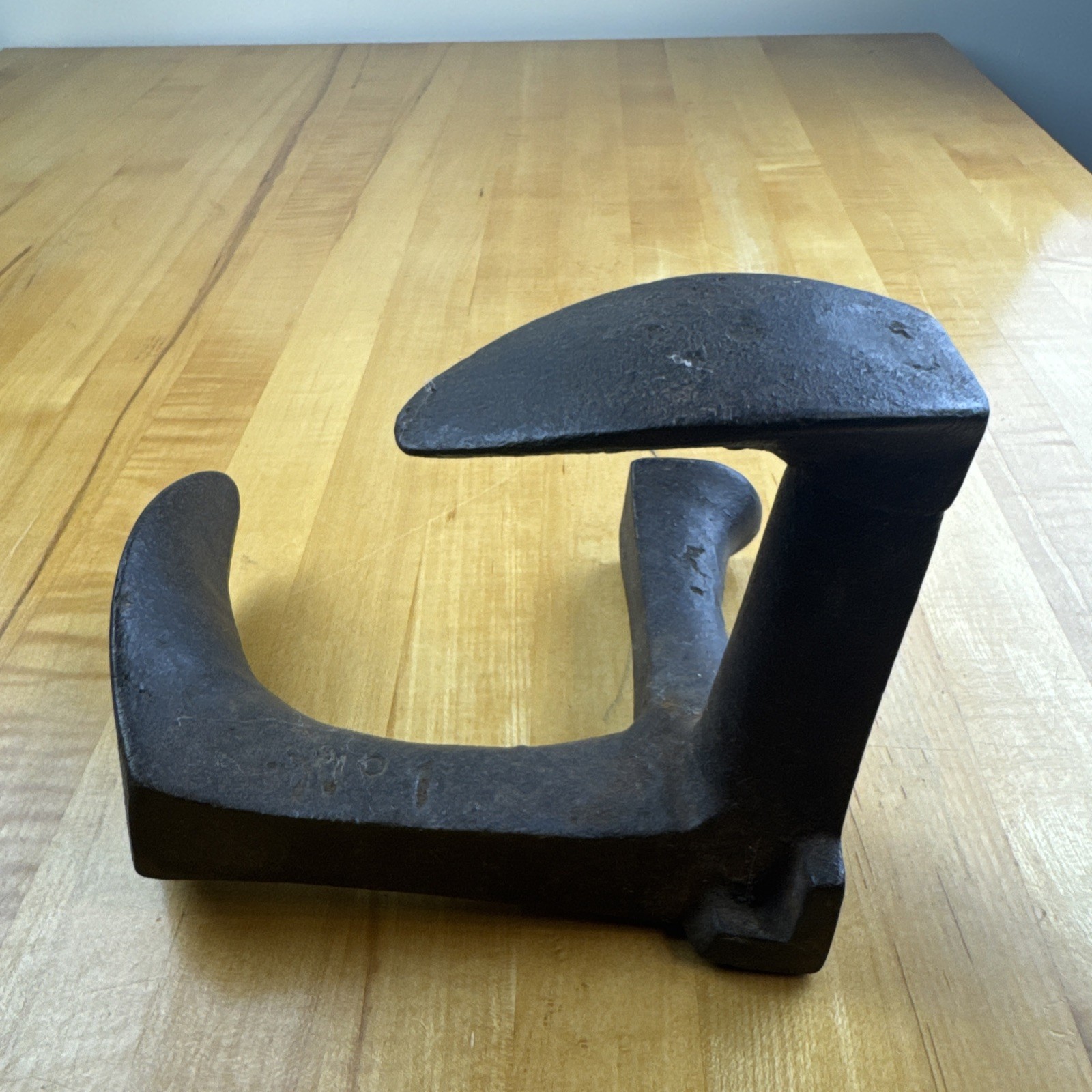 Antique cast iron three footed cobblers anvil shoemaker repair stand shoe shine