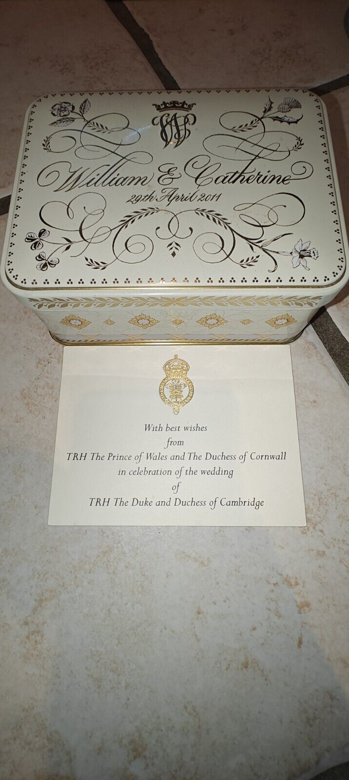 PRINCE WILLIAM AND KATE MIDDLETON WEDDING CAKE 29th April 2011