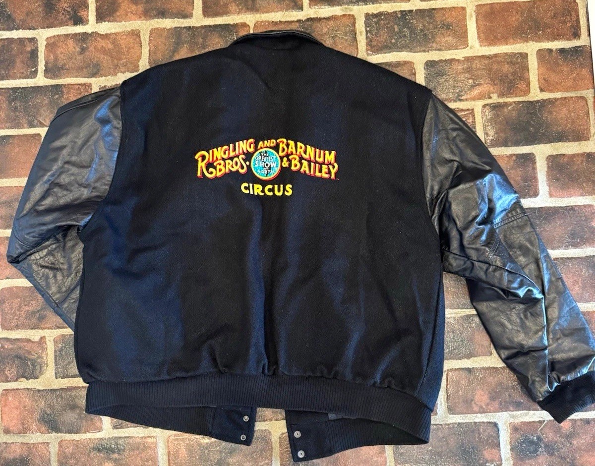 Ringling Bros Barnum Bailey Jacket Admin-Own Wool, Black, Leather Sleeves L-XL Ringling Bros Barnum Bailey Jacket Admin-Own Wool, Black, Leather Sleeves L-XL