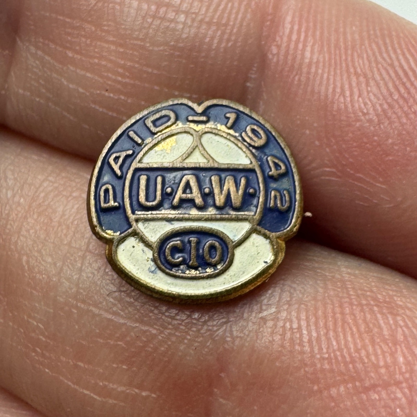 1942 United Auto Workers UAW CIO Dues Paid Enamel Union Lapel Pin