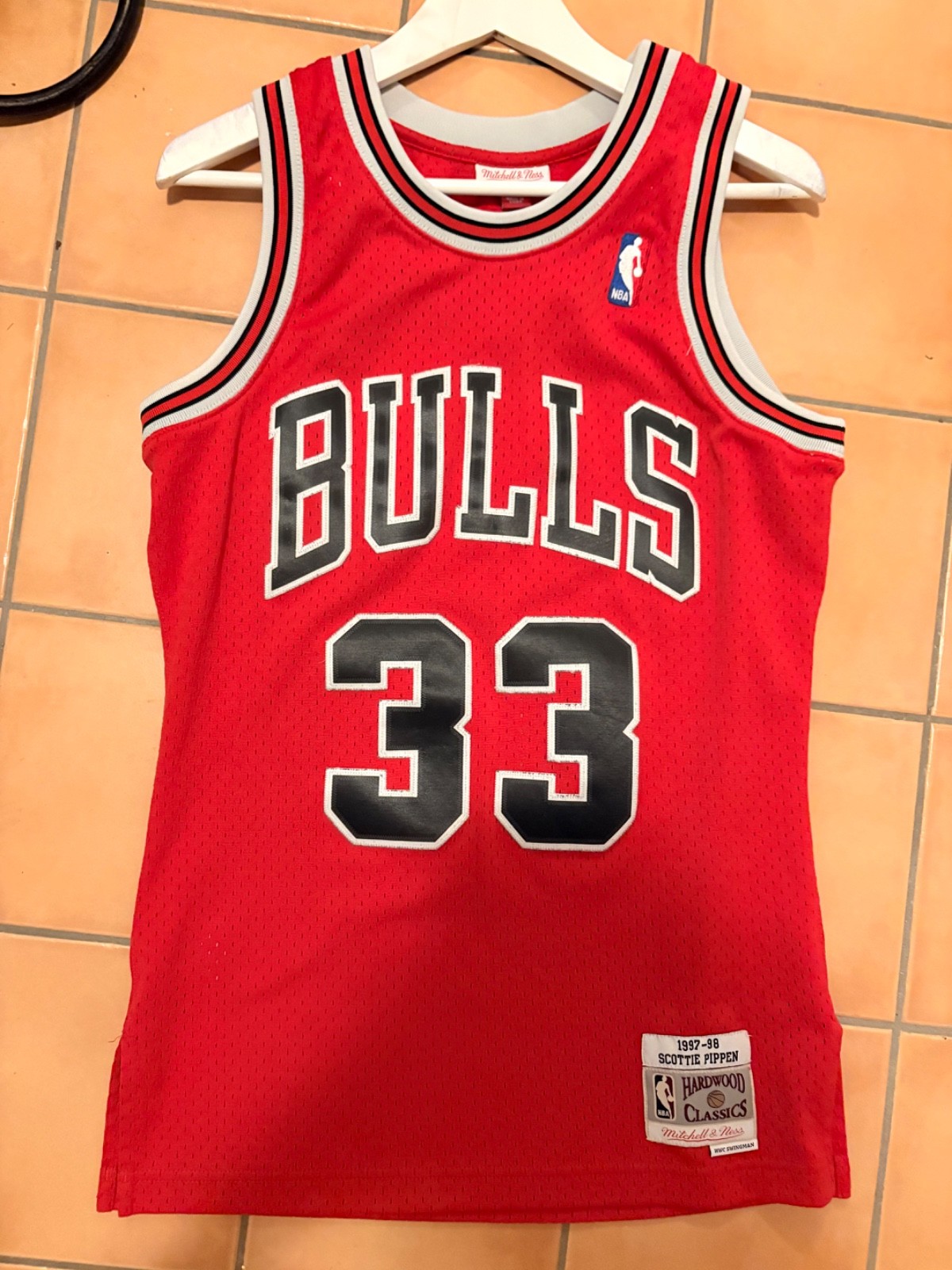 Mitchell & Ness Chicago Bulls Road Finals 1997-98 Scottie Pippen Size M Jersey
